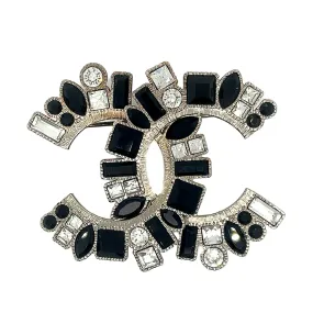 CHANEL -14K Clear and Black Strass CC Logo - Silver, Clear, Black - Brooch