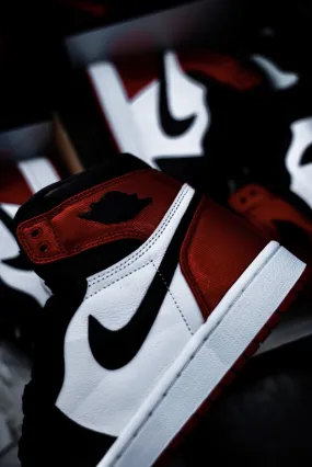 Jordan 1 Retro High Satin Black Toe