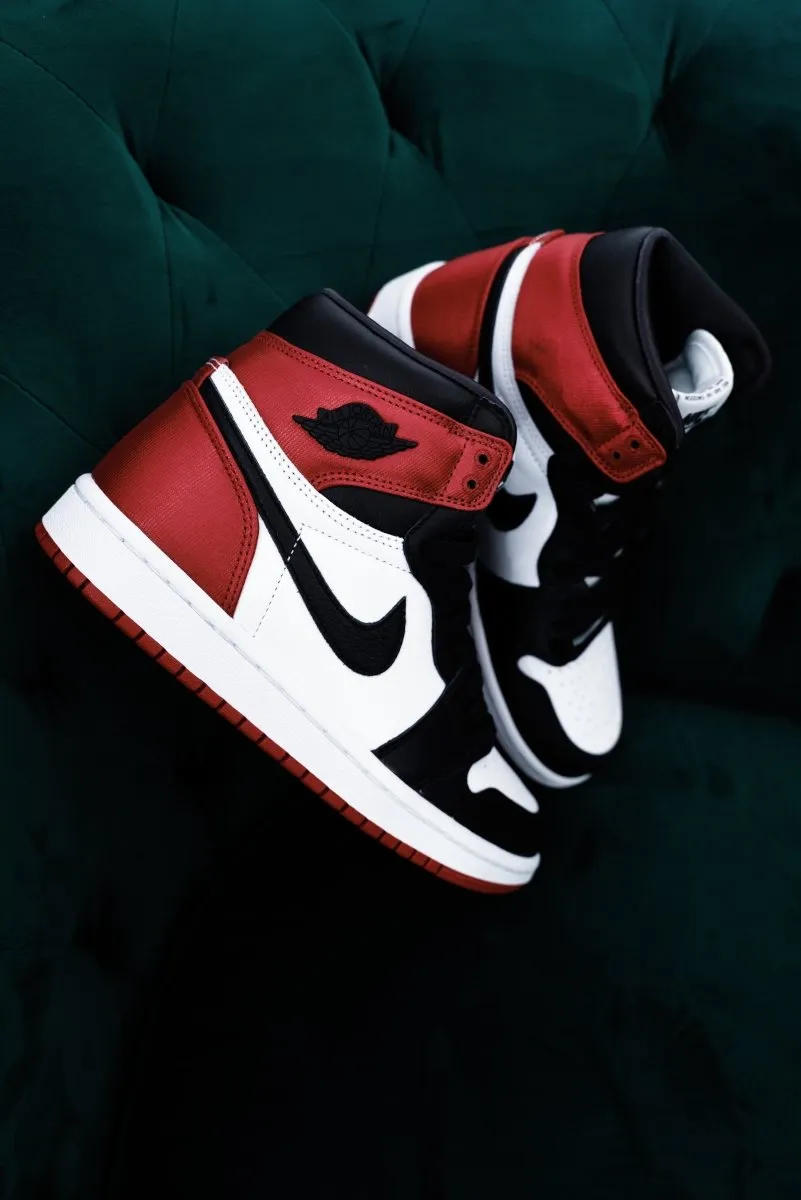 Jordan 1 Retro High Satin Black Toe